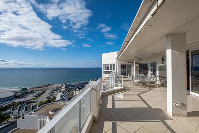 Apartment / Flat For Sale in Brookes Hill, Port Elizabeth